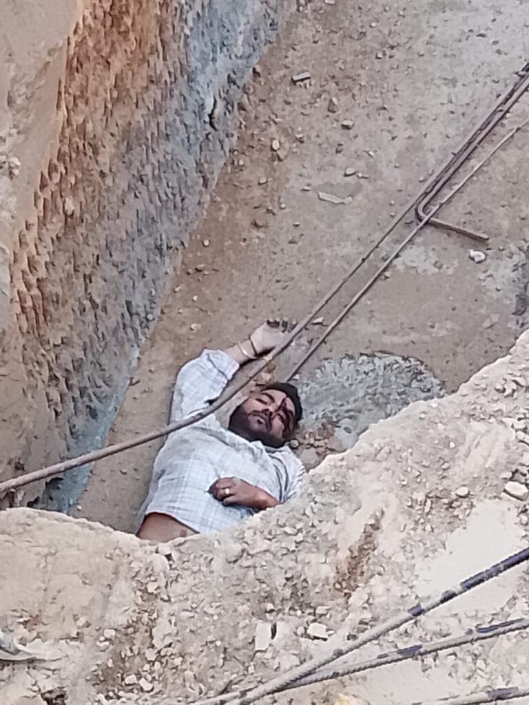 जालंधर में 20 फीट गहरे गड्ढे में बाइक गिरने से युवक की मौत, आंख में सरिया घुसने से आंख निकली, पढ़ें